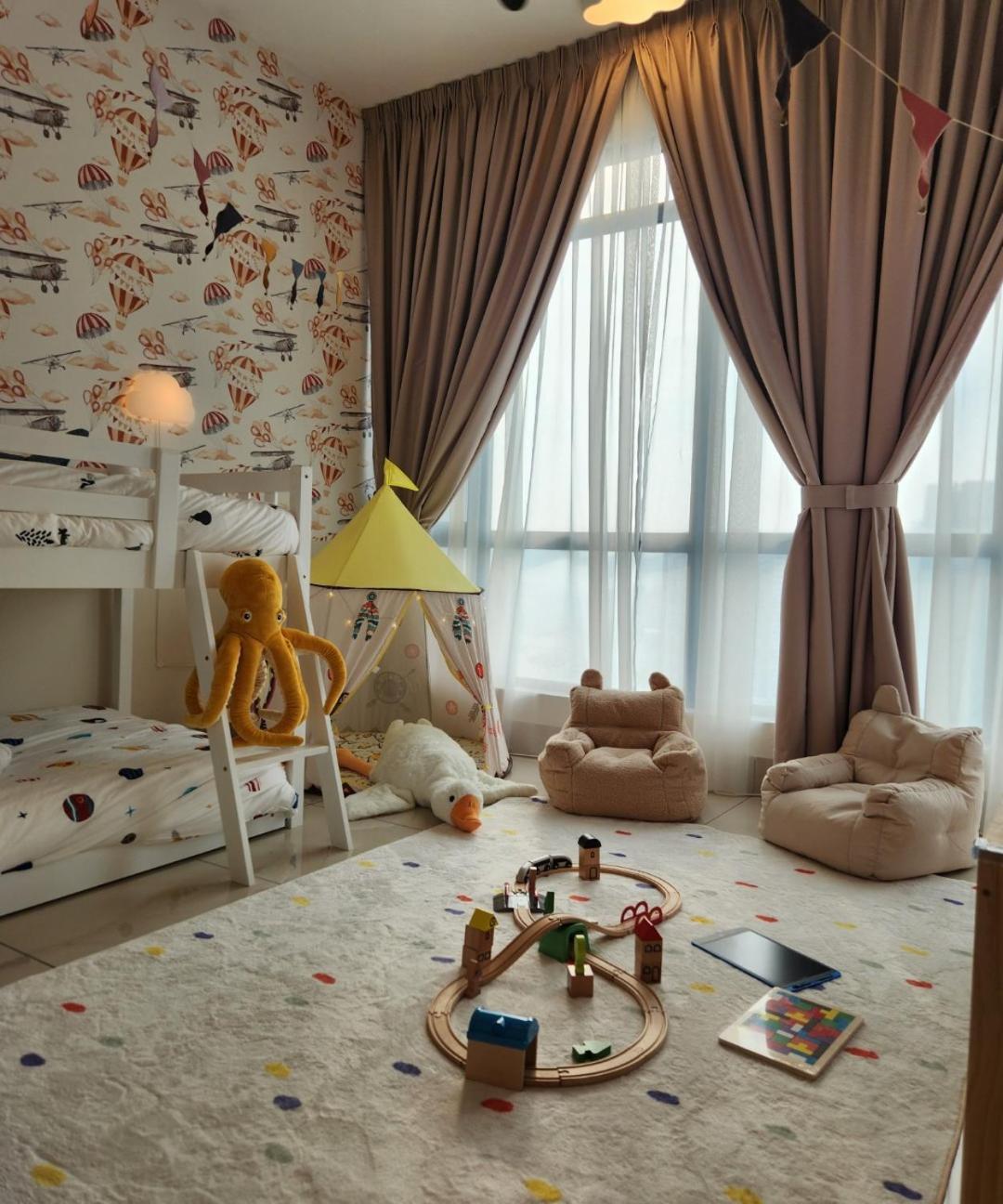 One By Lux *